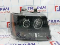 Фара правая Chevrolet Tahoe (GMT900) 20760579