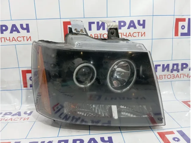 Фара правая Chevrolet Tahoe (GMT900) 20760579