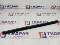 Уплотнитель стекла переднего правого Chevrolet Tahoe 20835971