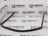 Уплотнитель стекла переднего правого Chevrolet Tahoe 22803683