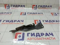 Кронштейн петли капота правый Chevrolet Tahoe 15951192