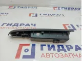 Накладка кнопки стеклоподъемника Chevrolet Spark 96666757. Потертость.