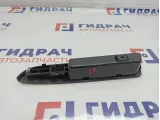 Накладка кнопки стеклоподъемника Chevrolet Spark 96666757. Потертость.