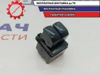 Блок управления стеклоподъемниками Chevrolet Spark 96942497. Потертость.