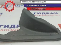 Накладка порога внутренняя задняя левая Chevrolet Spark 96602274. Потертость.