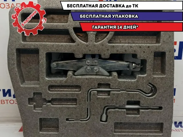 Домкрат Chevrolet Spark 96427363. С ящиком для инструментов 96460442.