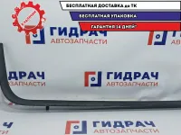 Накладка порога внутренняя передняя правая Citroen C4 8274P7. Потертость.