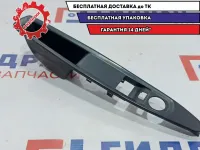 Накладка двери передней левой Citroen C4 9650912477. Дефект.