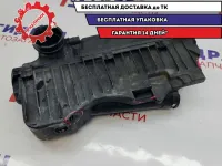 Корпус воздушного фильтра Citroen C4 1420P0. Дефект. Сломаны крепления.