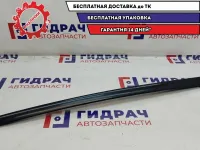 Молдинг лобового стекла правый Citroen C4 8120Q3. Дефект.