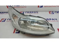 Фара правая Citroen C4 6206L4. Нет креплений. Сломан корпус.