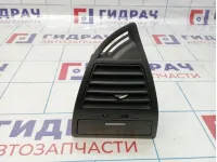 Дефлектор воздушный правый Citroen C4 8265P3