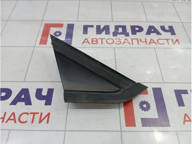 Накладка переднего крыла правого Citroen C4 9653081077