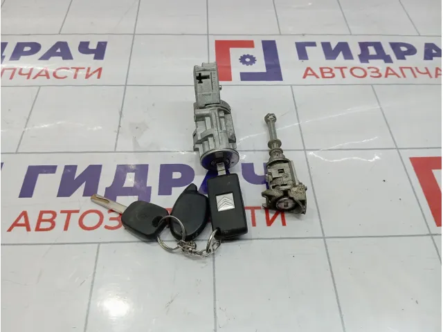 Замок зажигания Citroen C4 4162EP