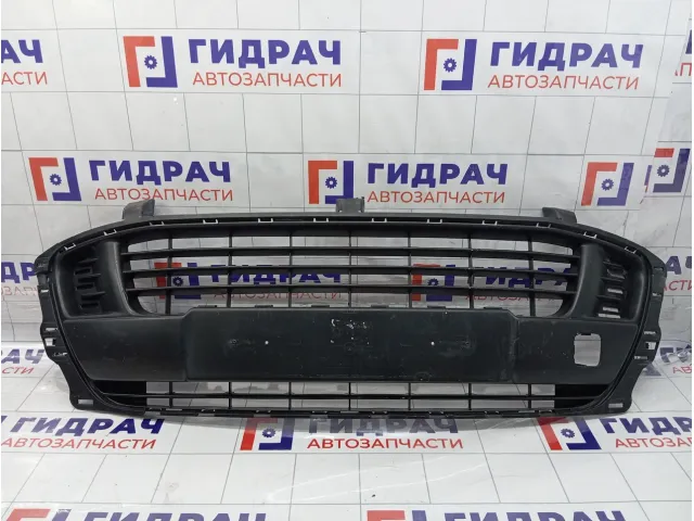 Решетка в бампер центральная Citroen C4 742224