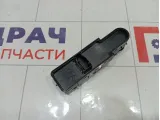 Блок управления стеклоподъемниками Citroen C4 6490JW