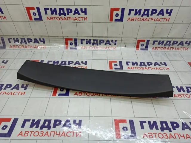 Обшивка двери багажника центральная Citroen C4 9687486777