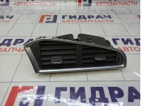 Дефлектор воздушный центральный Citroen C4 9676609977