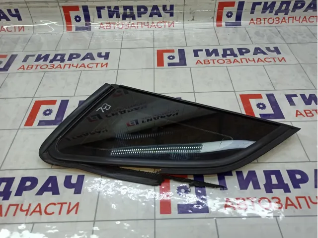 Стекло кузовное глухое (форточка) левое Citroen C4 9803167680