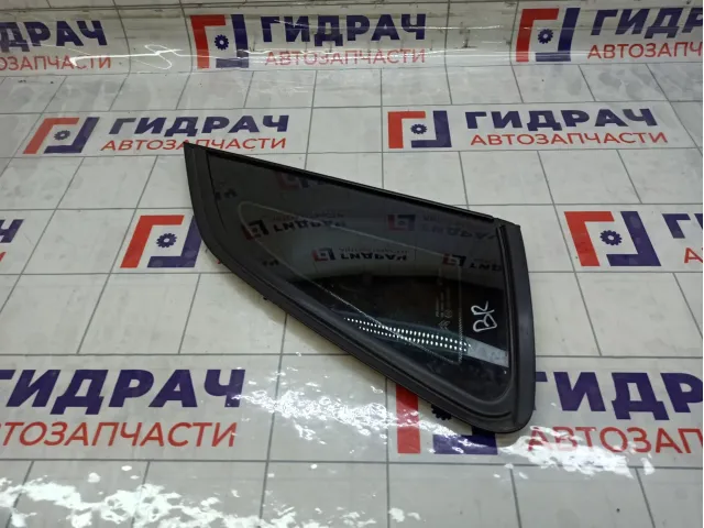 Стекло кузовное глухое (форточка) правое Citroen C4 9803167380