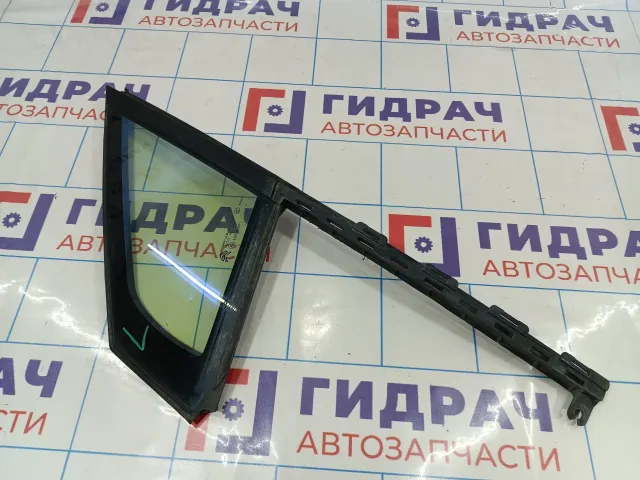 Стекло двери передней левой форточка Citroen  C4 II 9676992480
