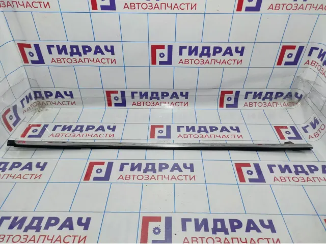 Накладка стекла переднего правого Citroen C4 II 9677082480.