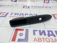 Накладка кнопки стеклоподъемника передней правой двери Citroen C4 II 98018503ZD.