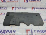 Защита антигравийная центральная Citroen C4 II 9805406780. Дефект.