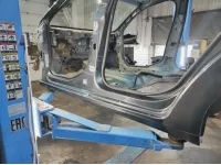 Порог со стойкой левый Citroen C4 II 1609549880. Дефект ЛКП.
