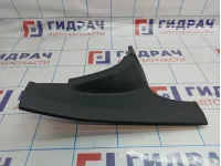 Накладка порога внутренняя задняя правая Citroen C4 II 98002018ZD. Царапины.