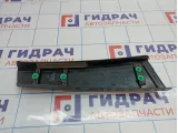 Накладка стойки средней правой наружняя Citroen C4 II 98072547XT. Потертость.
