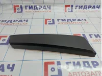 Накладка стойки средней левой наружняя Citroen C4 II 98072548XT. Потертость.