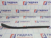 Молдинг лобового стекла левый Citroen C4 II 96765839XT. Царапина, сломано крепление.
