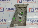 Обшивка стойки средней левой верхняя Citroen C4 II 98016764DS. Потертость.