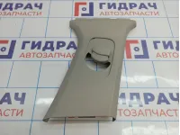 Обшивка стойки средней правой верхняя Citroen C4 II 98016763DS. Потертость.