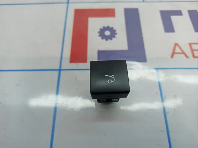 Кнопка открывания багажника Citroen C4 II 98006208XT.