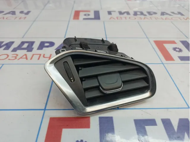 Дефлектор воздушный правый Citroen C4 II 96766069ZD.