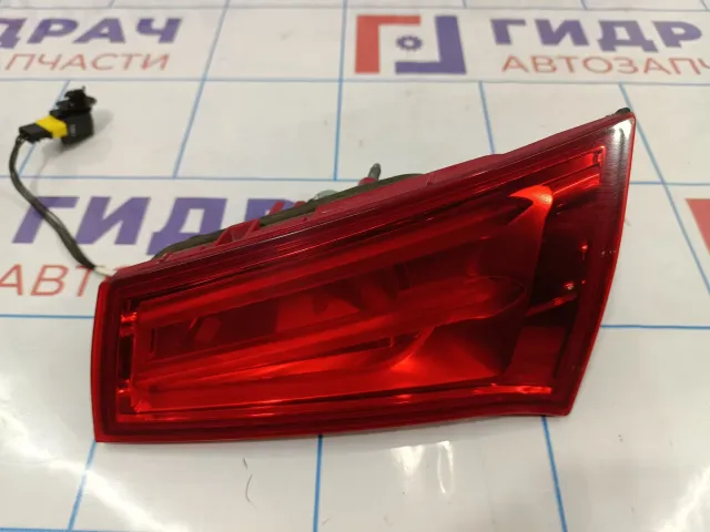 Фонарь задний внутренний правый Citroen C4 II 9801856680.