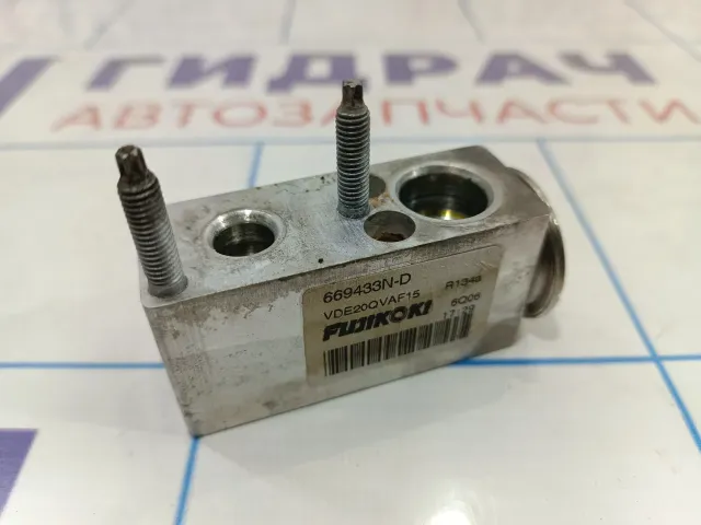 Клапан кондиционера Citroen C4 II 6461L9.