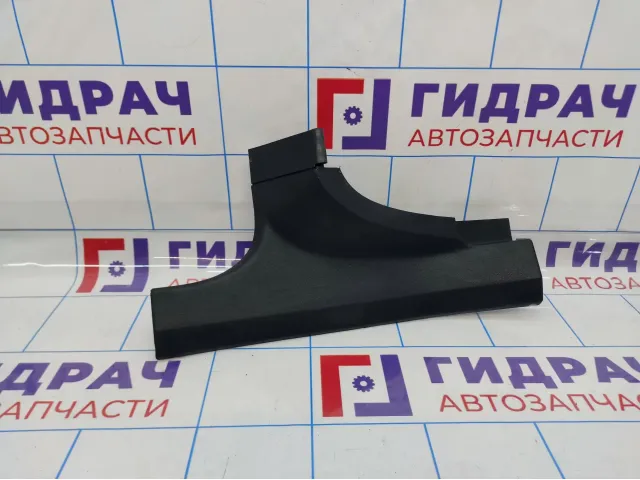 Обшивка порога задняя левая Citroen C 4 98002022ZD. Царапины.