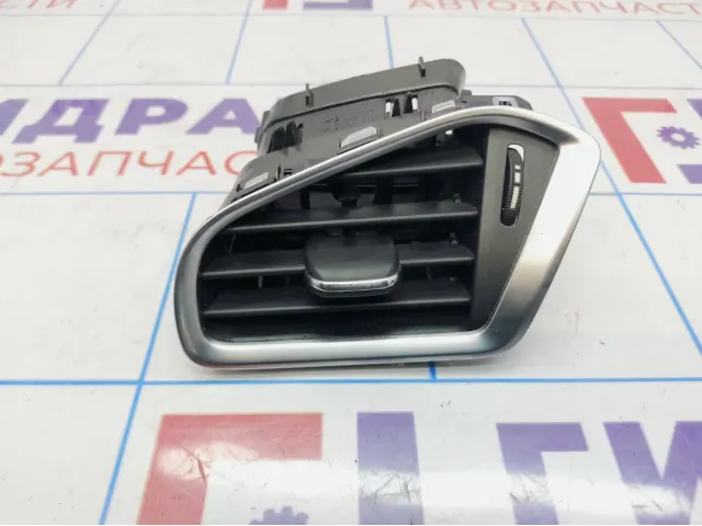 Дефлектор воздушный в торпедо левый Citroen C 4 96766097ZD.