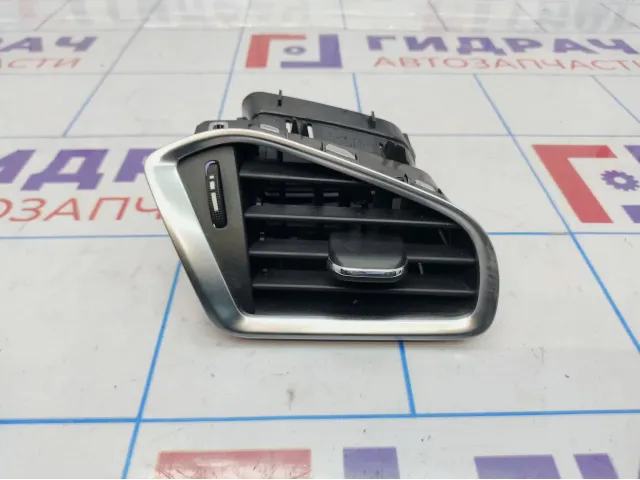 Дефлектор воздушный в торпедо правый Citroen C 4 96766069ZD.