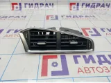 Дефлектор воздушный в торпедо центральный Citroen C 4 8247EC. Дефект хрома.