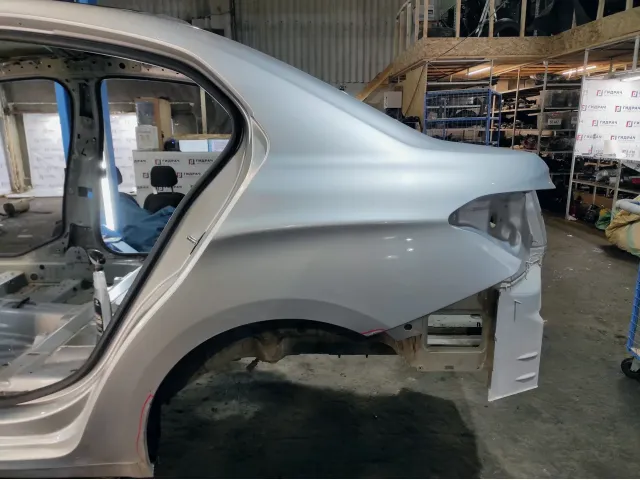 Крыло заднее левое Citroen C 4 . Дефект ЛКП.Седан.