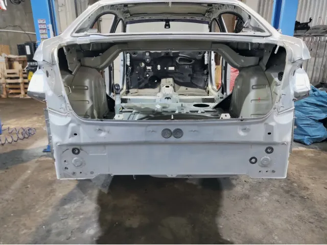 Панель задняя Citroen C 4 . Седан.
