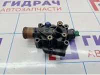Корпус термостата Citroen C 4 1336Z0.