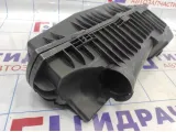 Корпус воздушного фильтра Citroen C 4 9650644480. Дефект.