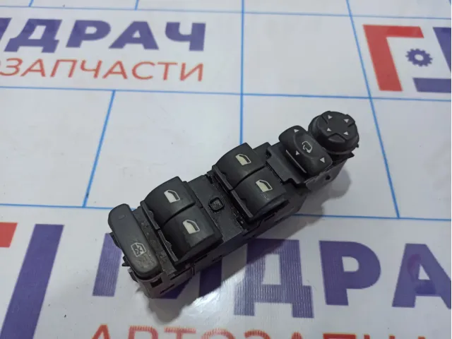 Блок управления стеклоподъемниками Citroen C 4 6490JX.
