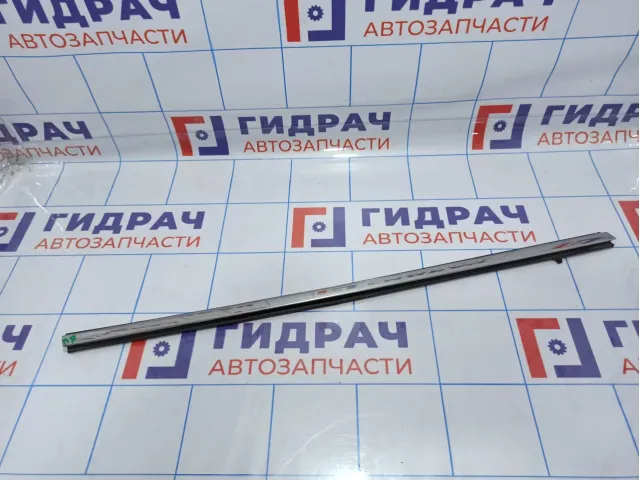 Накладка стекла двери задней правой Citroen C 4 .