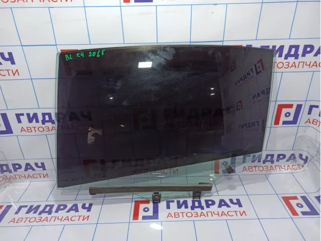 Стекло двери задней левой Citroen C 4 9801592580. Седан.